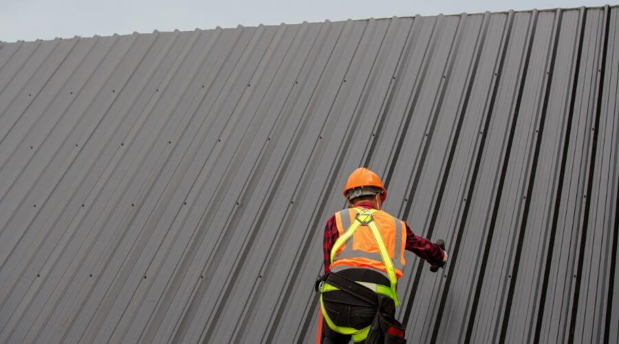 Professional metal roof installation services in Oak City, UT